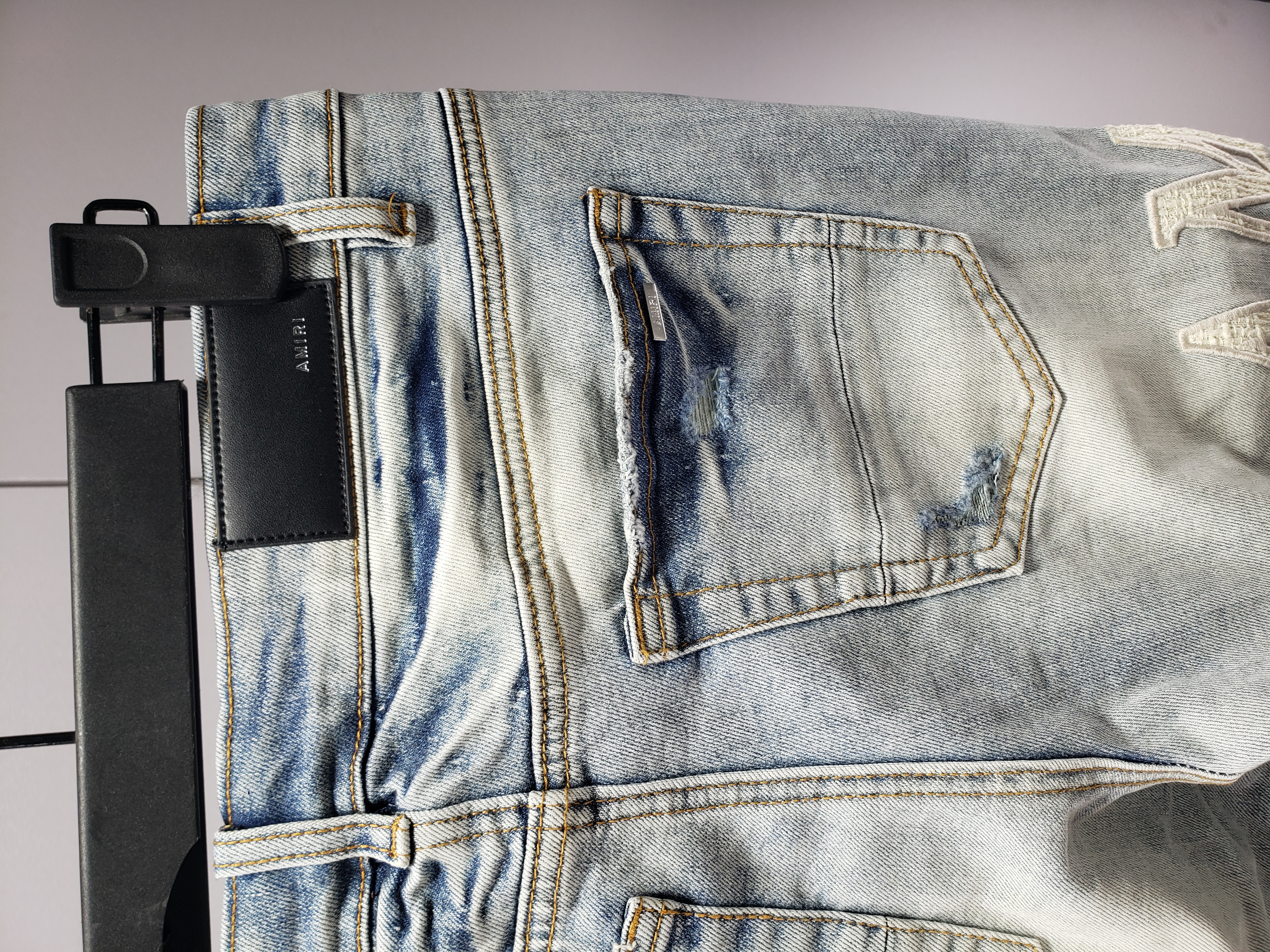 Supreme T-shirt B326 White + Amiri Jean 8905 review Obosneaker 06