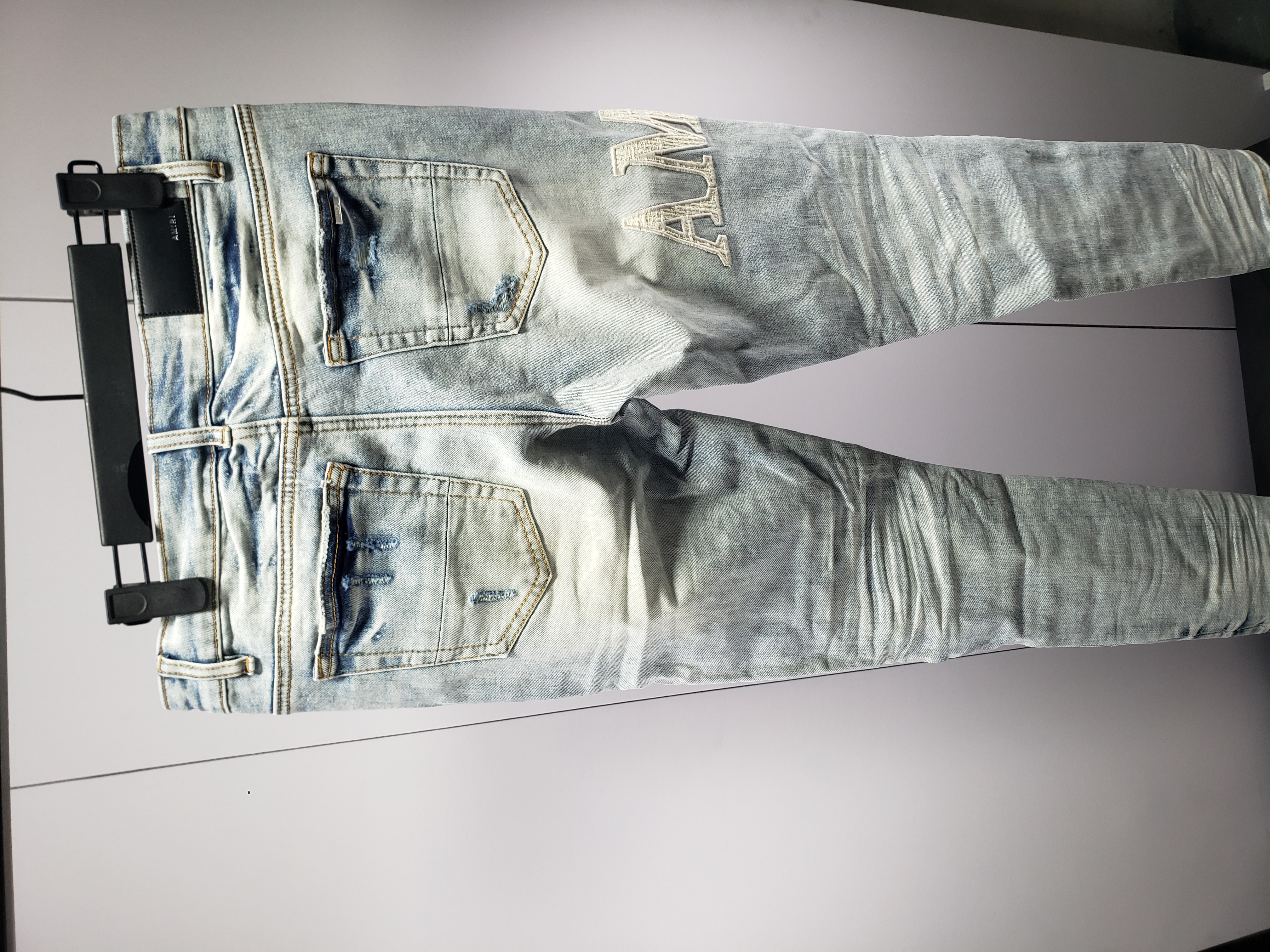 Supreme T-shirt B326 White + Amiri Jean 8905 review Obosneaker 01