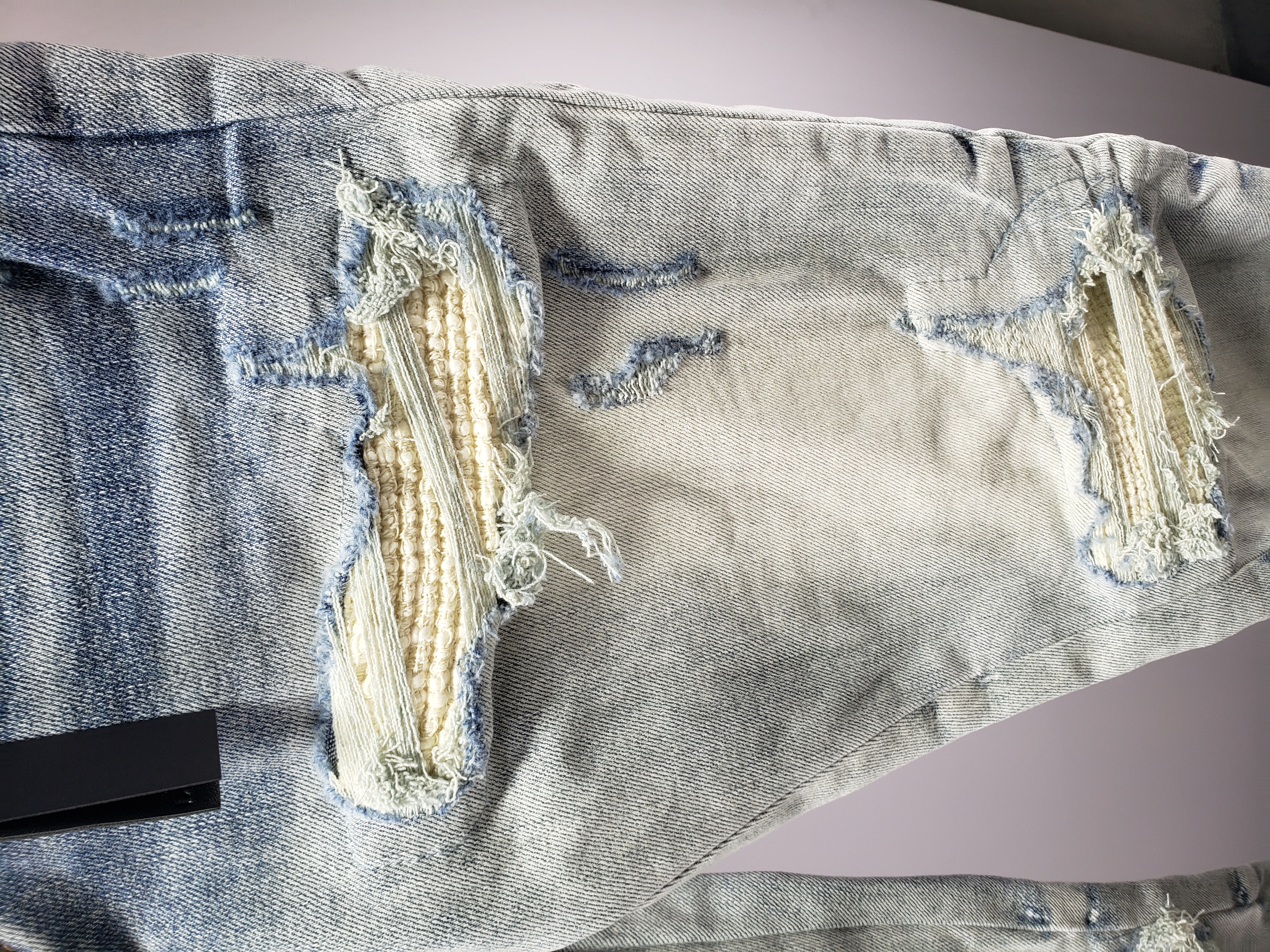 Supreme T-shirt B326 White + Amiri Jean 8905 review Obosneaker 04