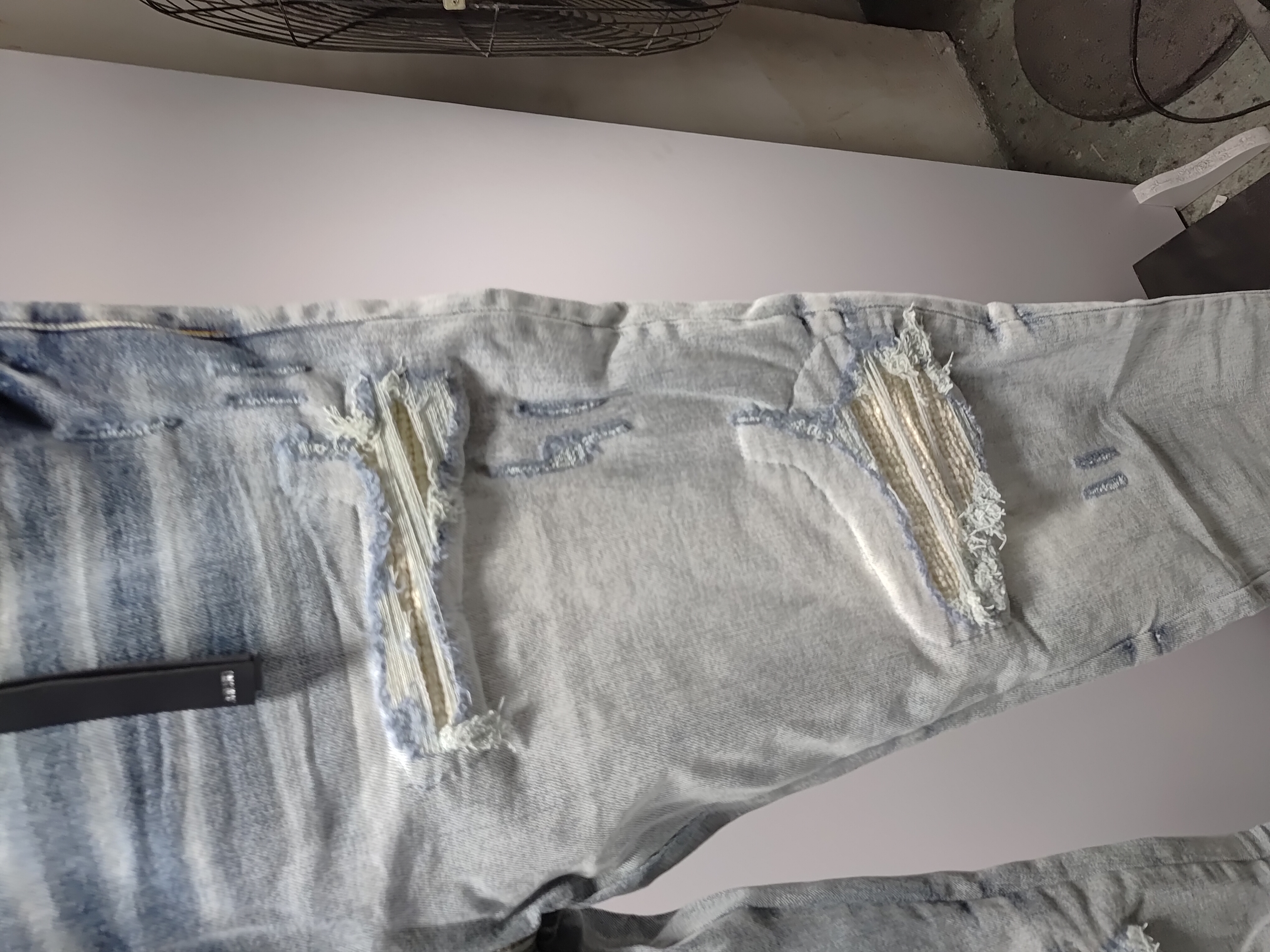 Amiri Jean 8905 review 4