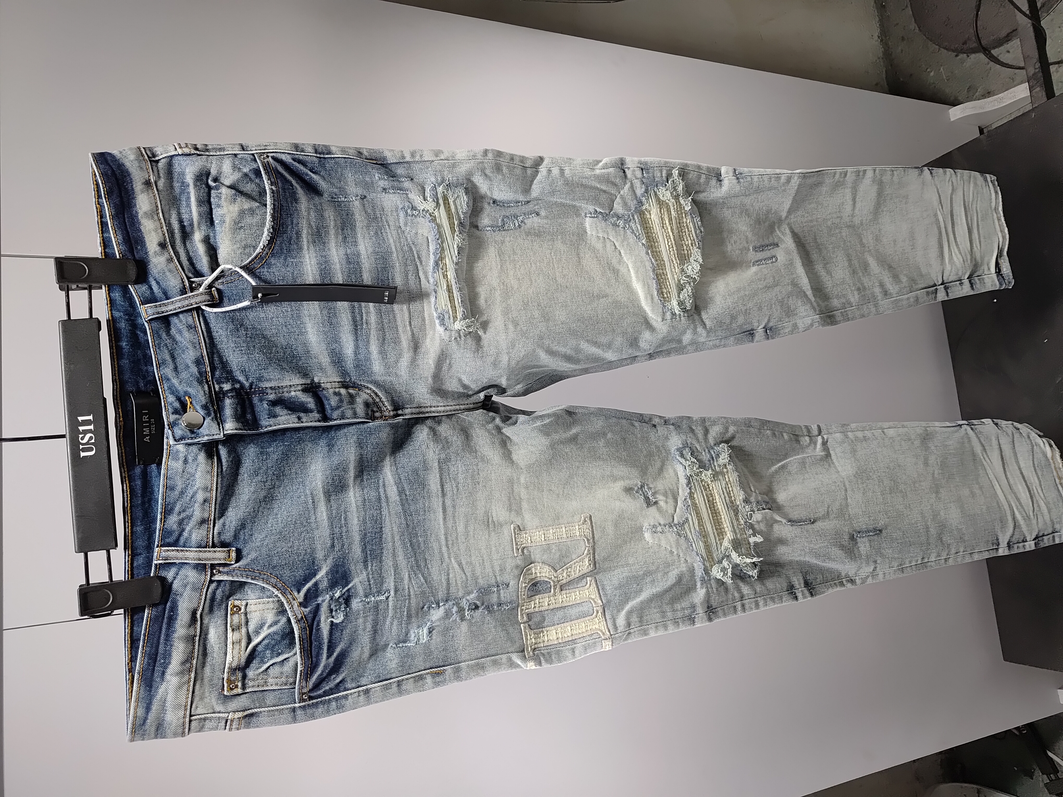 Supreme T-shirt B326 White + Amiri Jean 8905 review 0