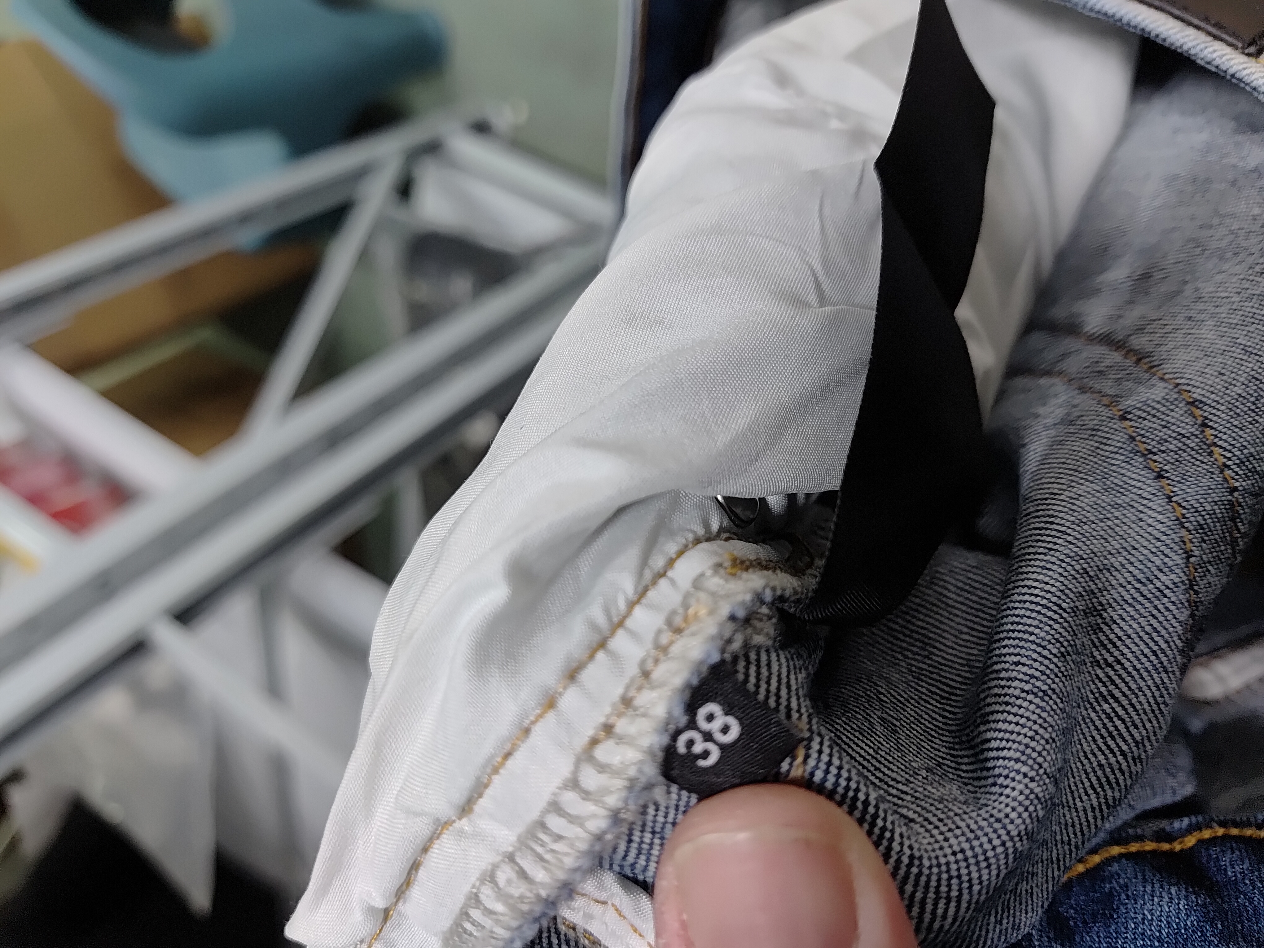 Supreme T-shirt B326 Black + Amiri Jean 8905 review 1