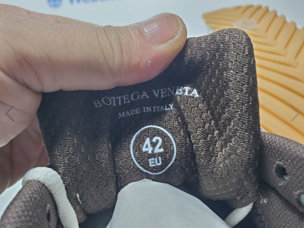 Bottega Veneta Orbit Coffee review 4