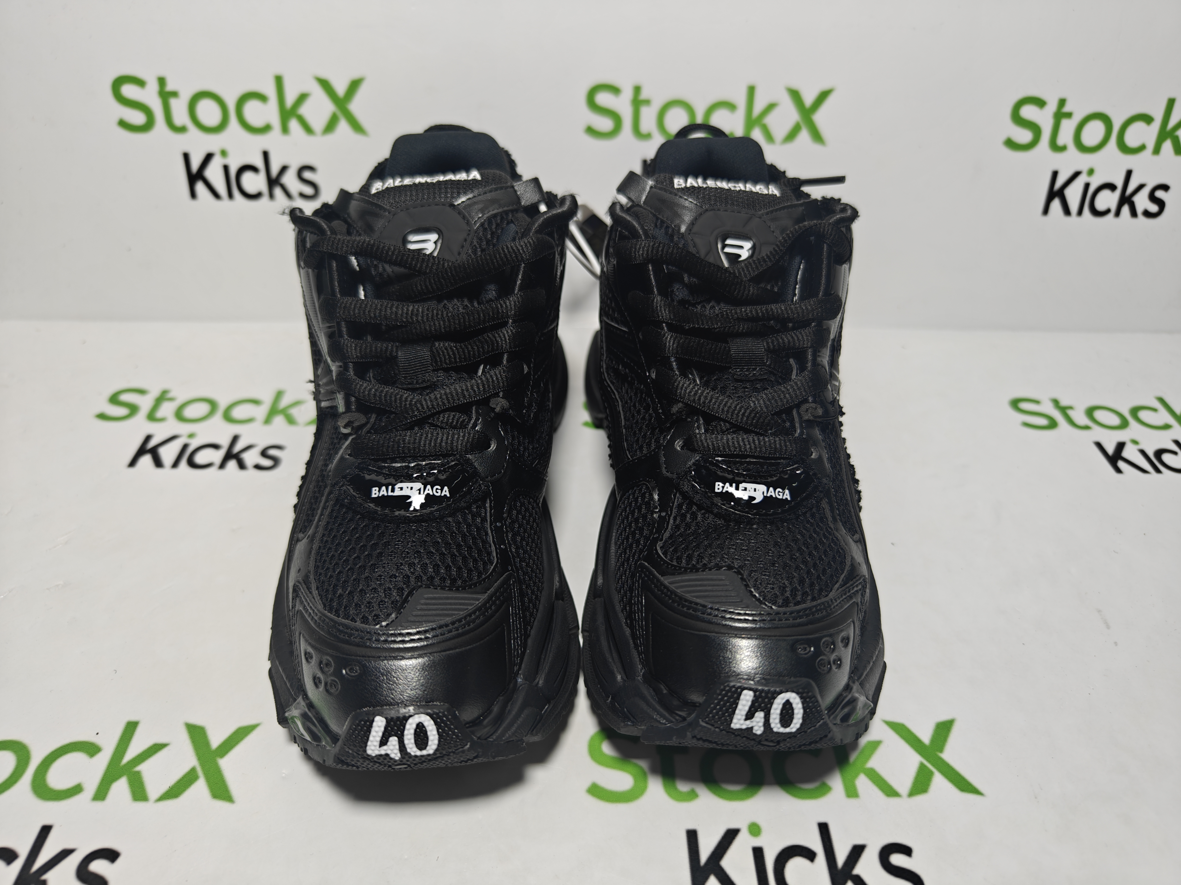 【Pre Sale】Balenciaga Runner LED Sneaker Black review 7