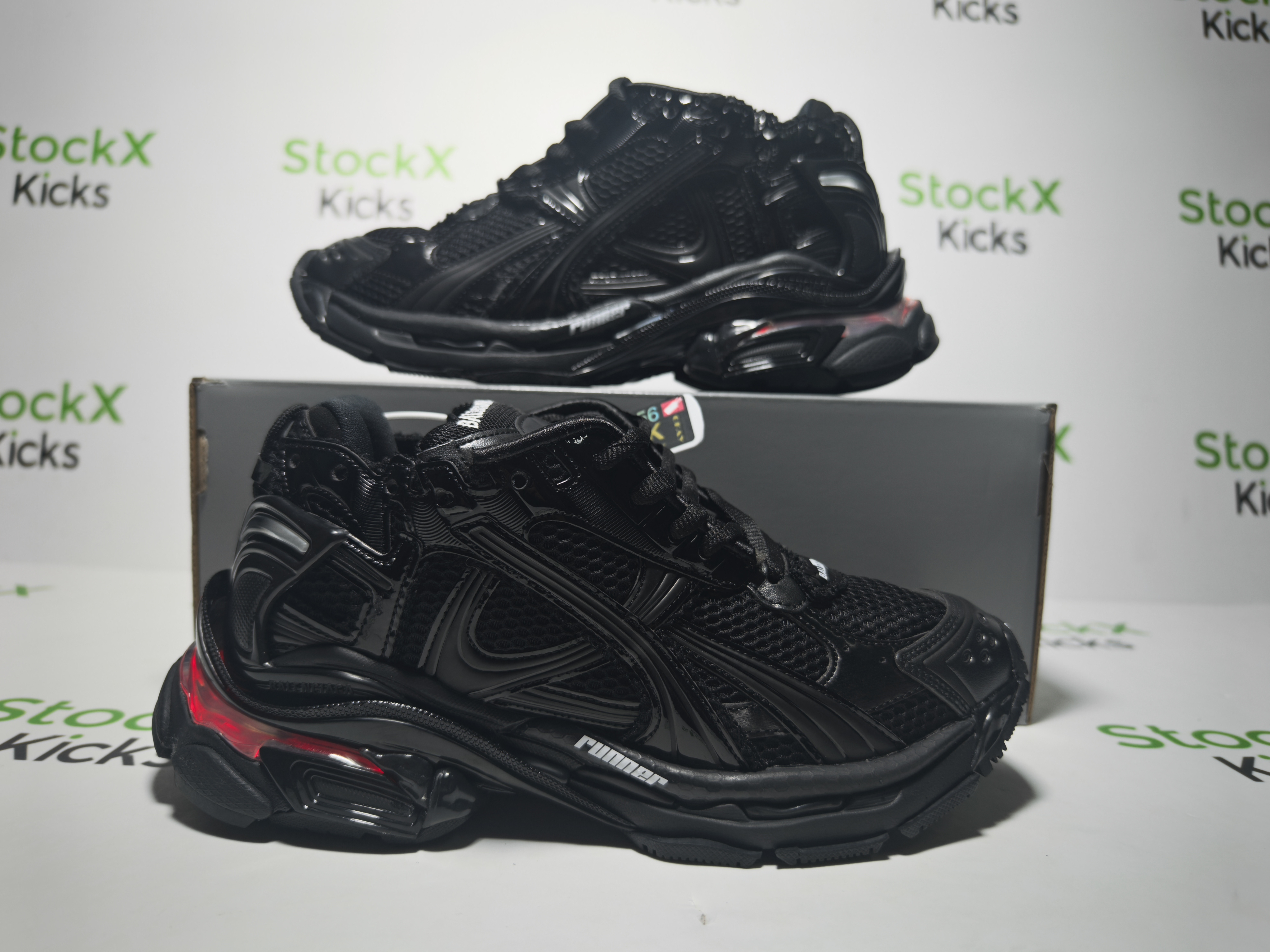 【Pre Sale】Balenciaga Runner LED Sneaker Black review 1