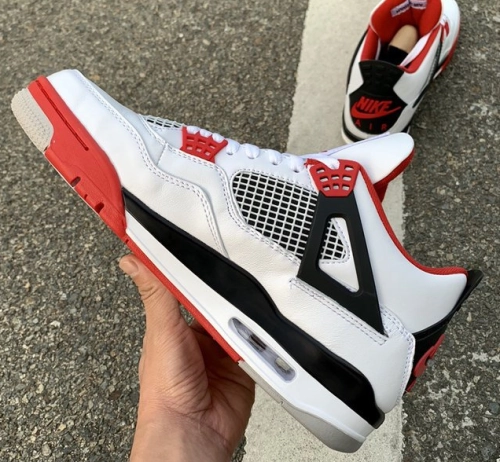 What does 1: 1 sneakers mean?