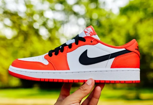 Detailed Look At The Air Jordan 1 Low OG “Starfish”
