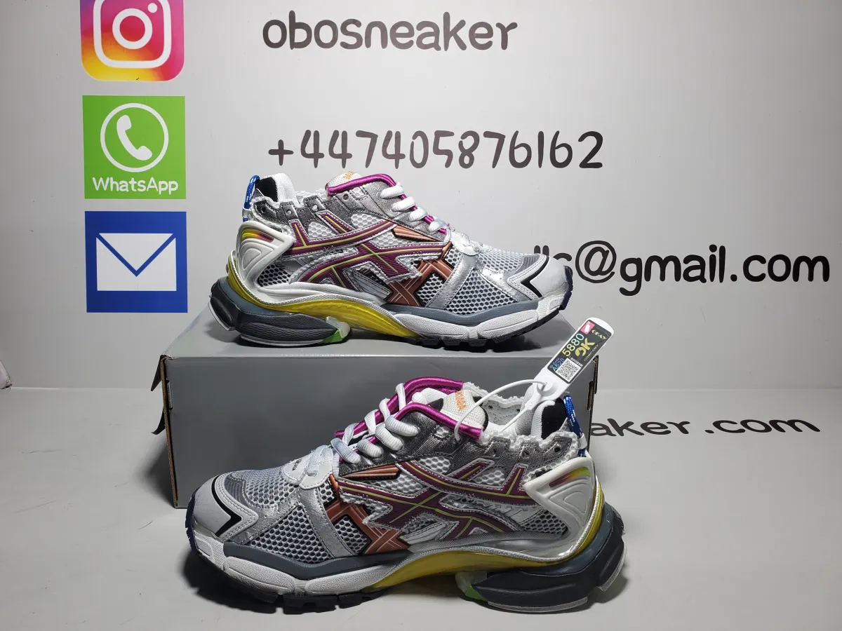 Obosneaker website provides you with exquisite workmanship, comfortable and durable balenciaga reps, such as the popular balenciaga runner silver purple