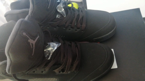 Customer Feedback：Air Jordan 5 Retro Black Metallic (2011)
