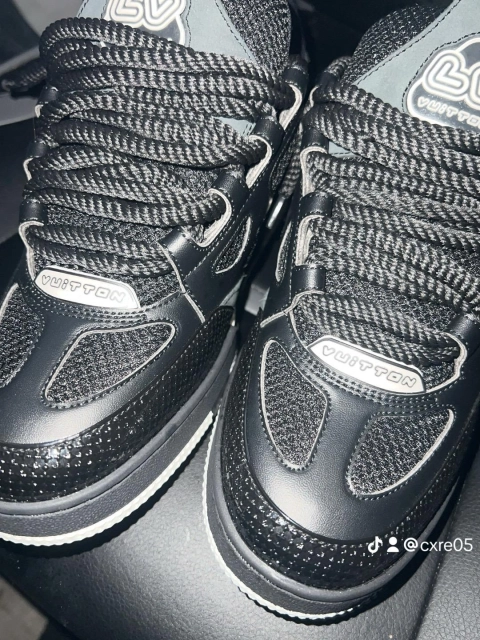 Customer Feedback：Louis Vuitton Leather lace up Fashionable Board Shoes Black