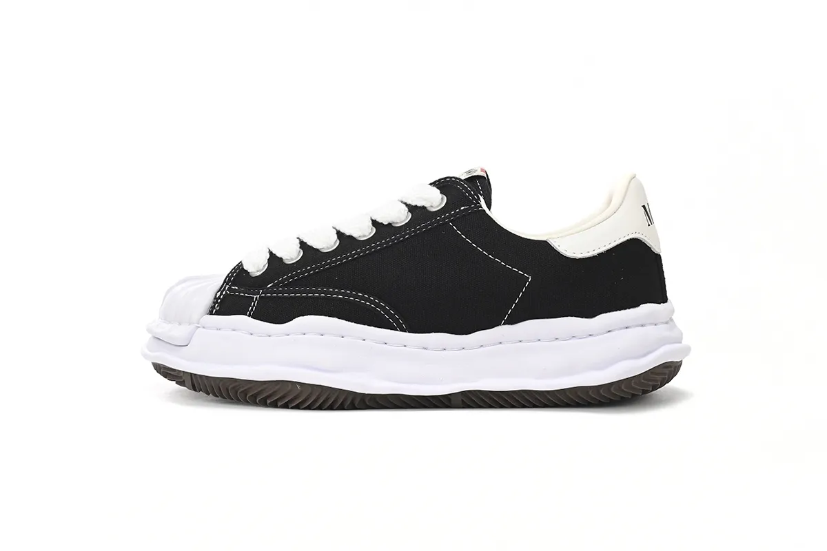 The simple yet stylish maison mihara reps is available on the obosneaker website.