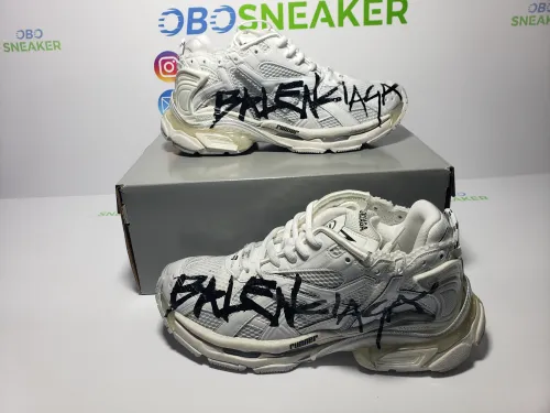 Obosneaker QC Pics ：Balenciaga Runner White And Black Characters