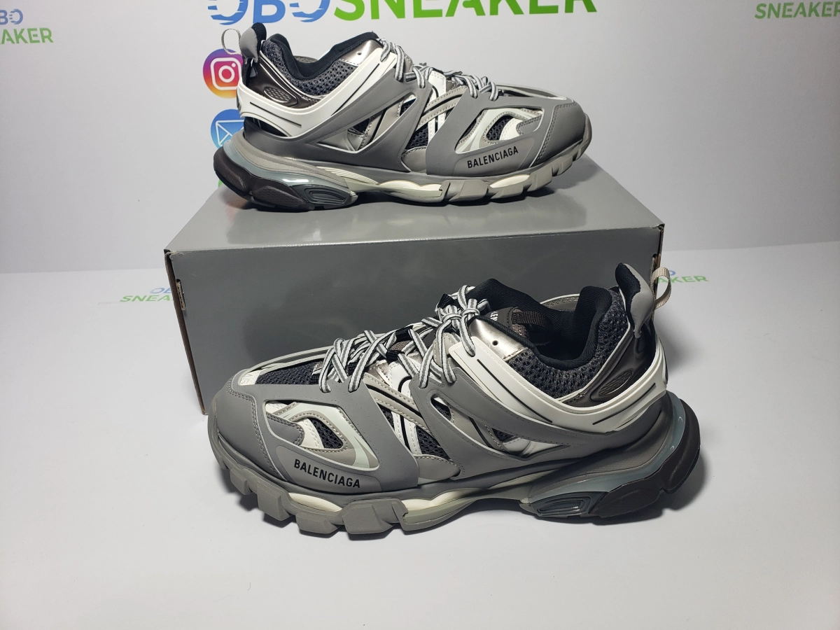 If you are looking for a pair of sneakers that are both fashionable and practical, then the balenciaga reps on the obosneaker website is definitely worth a try.