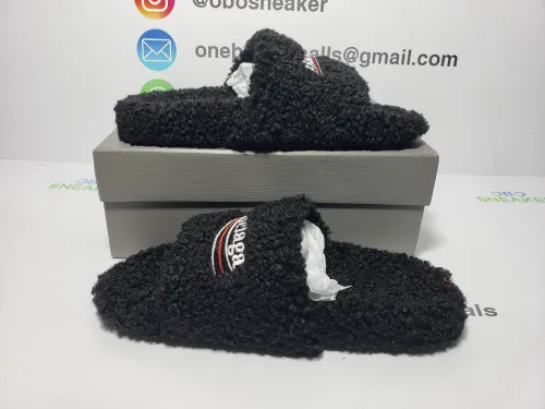 Obosneaker QC Pics ：Balenciaga Black Furry Slides