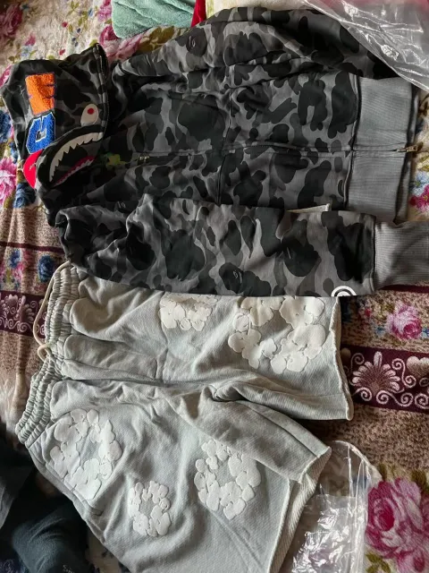 Obosneaker Customer feedback ：Denim Tears The Cotton Wreath Shorts Grey