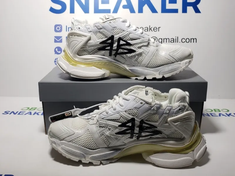 Obosneaker QC Pics ：Balenciaga Runner White And Black Characters 677402 W3RBQ 9010