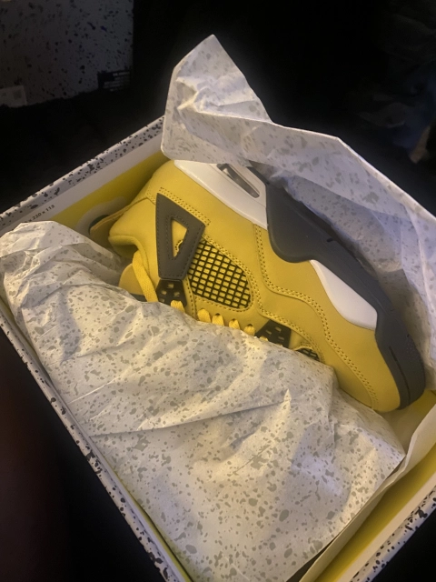 Obosneaker Customer Feedback ： TOP Version Air Jordan 4 Retro LS Lightning CT8527-700