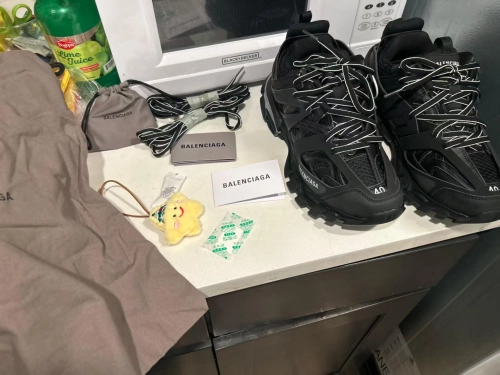 Obosneaker Customer Feedback ：Balenciaga Tess S.Black