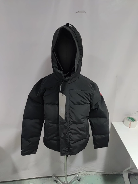 Obosneaker QC Pics ：Canada Goose 17 Red Label Model Down Jacket Black
