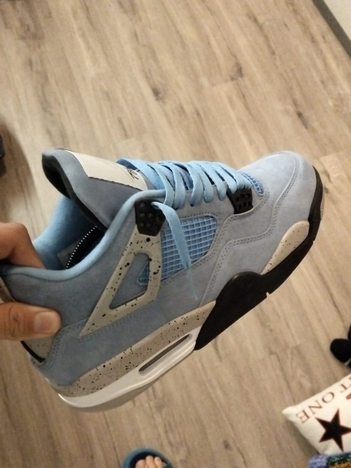 Obosneaker Customer Feedback ：Jordan 4 Retro University Blue CT8527-400