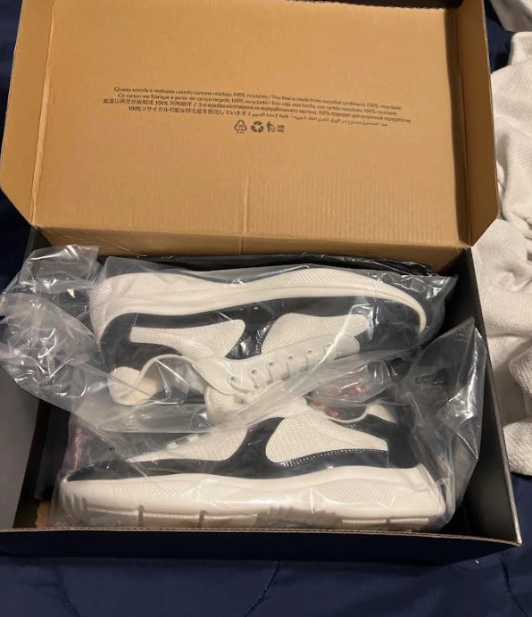 Obosneaker Customer Feedback ：Prada Sneakers Black Gray With Black Shoelaces