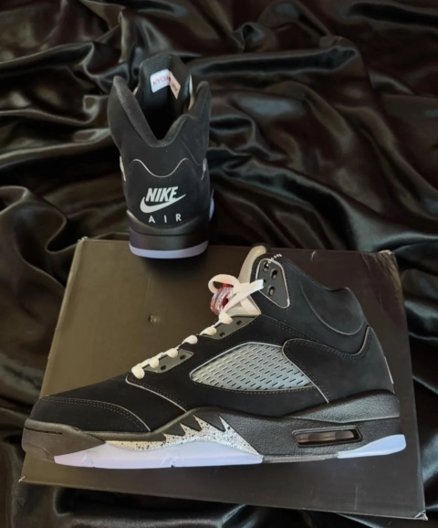 Obosneaker Customer feedback ：Air Jordan 5 Black Metallic Reimagined