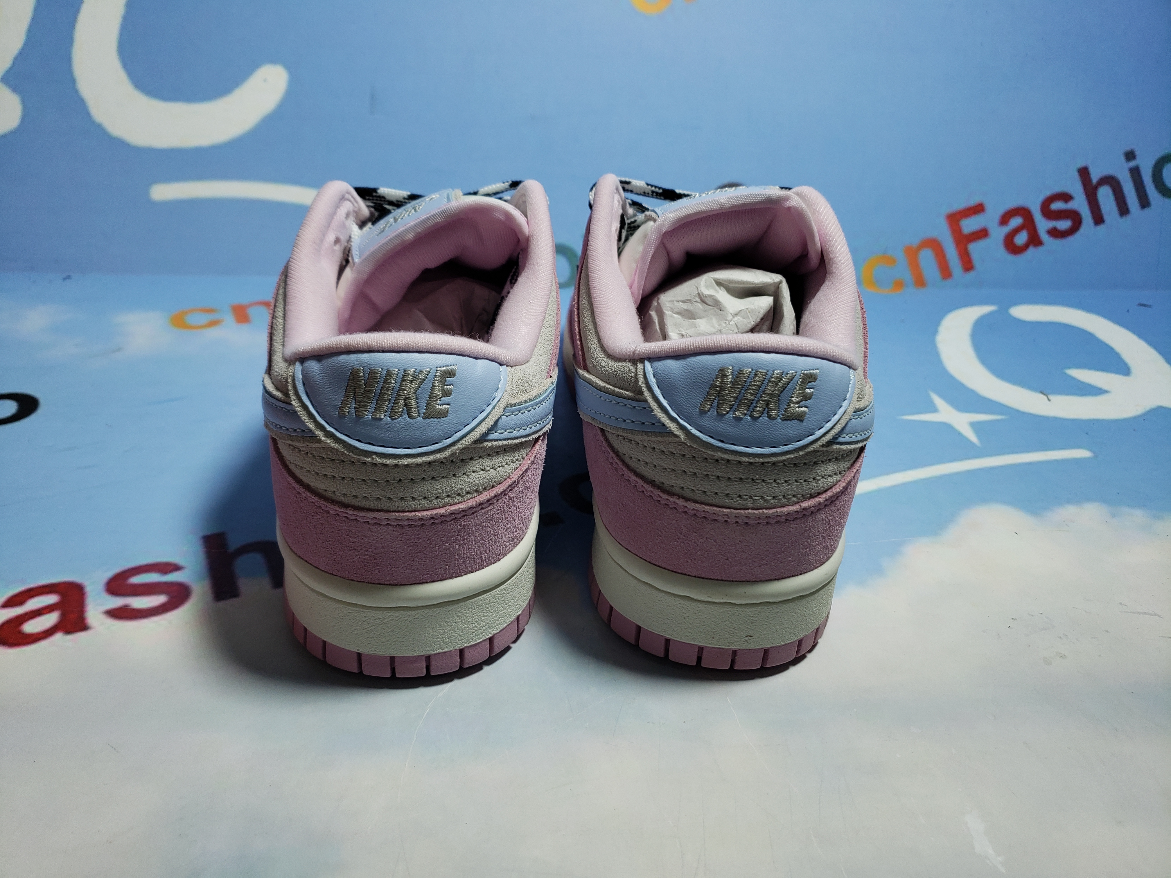 OG Dunk Low Pink Suede,D07412-901