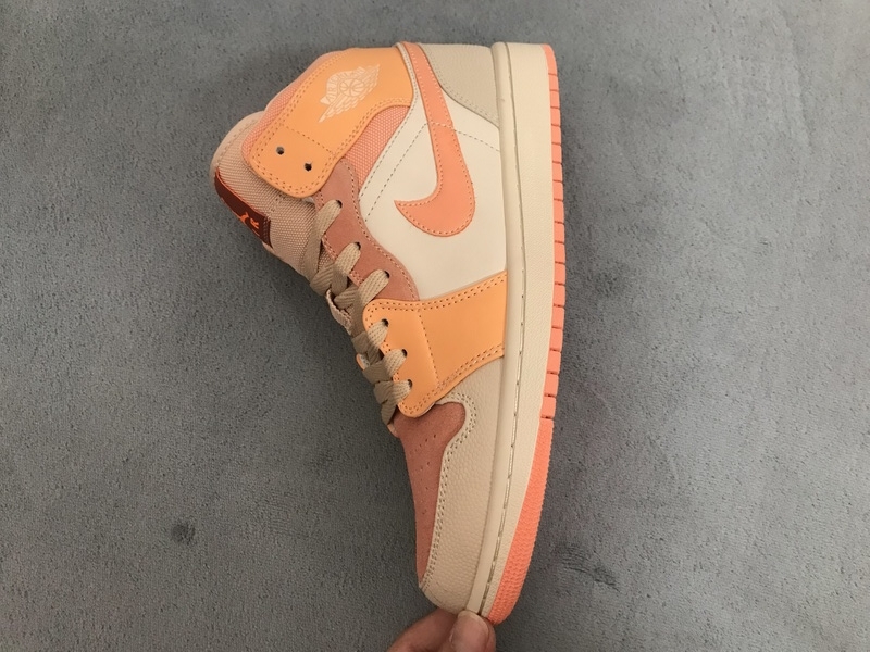 OG Jordan 1 Mid Apricot Orange (W)