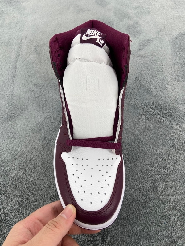 OG Jordan 1 Retro High OG Bordeaux,555088-611