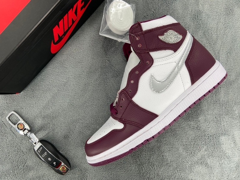 OG Jordan 1 Retro High OG Bordeaux,555088-611