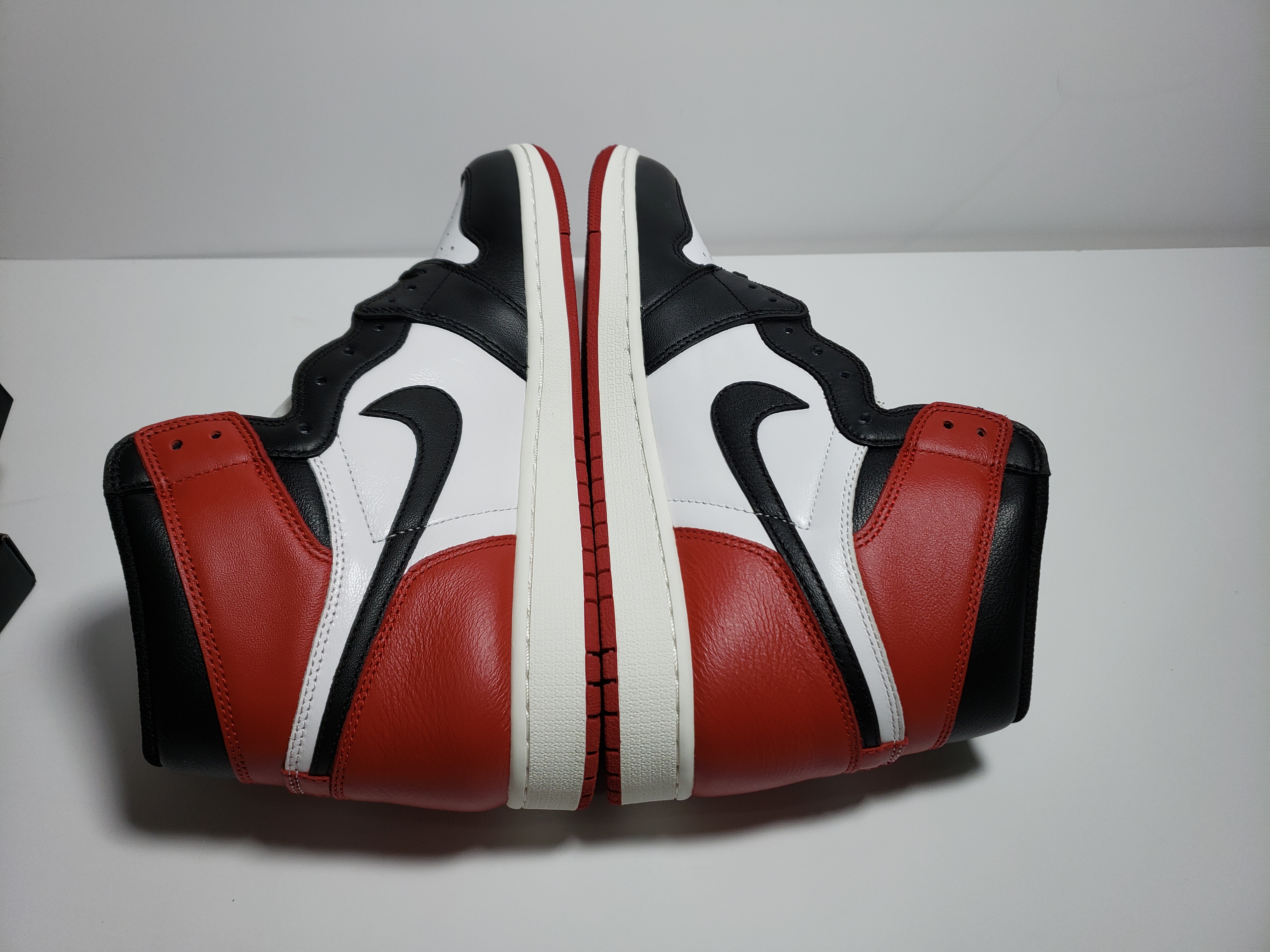 PKGoden Air Jordan 1 Retro Black Toe (2016),555088-125