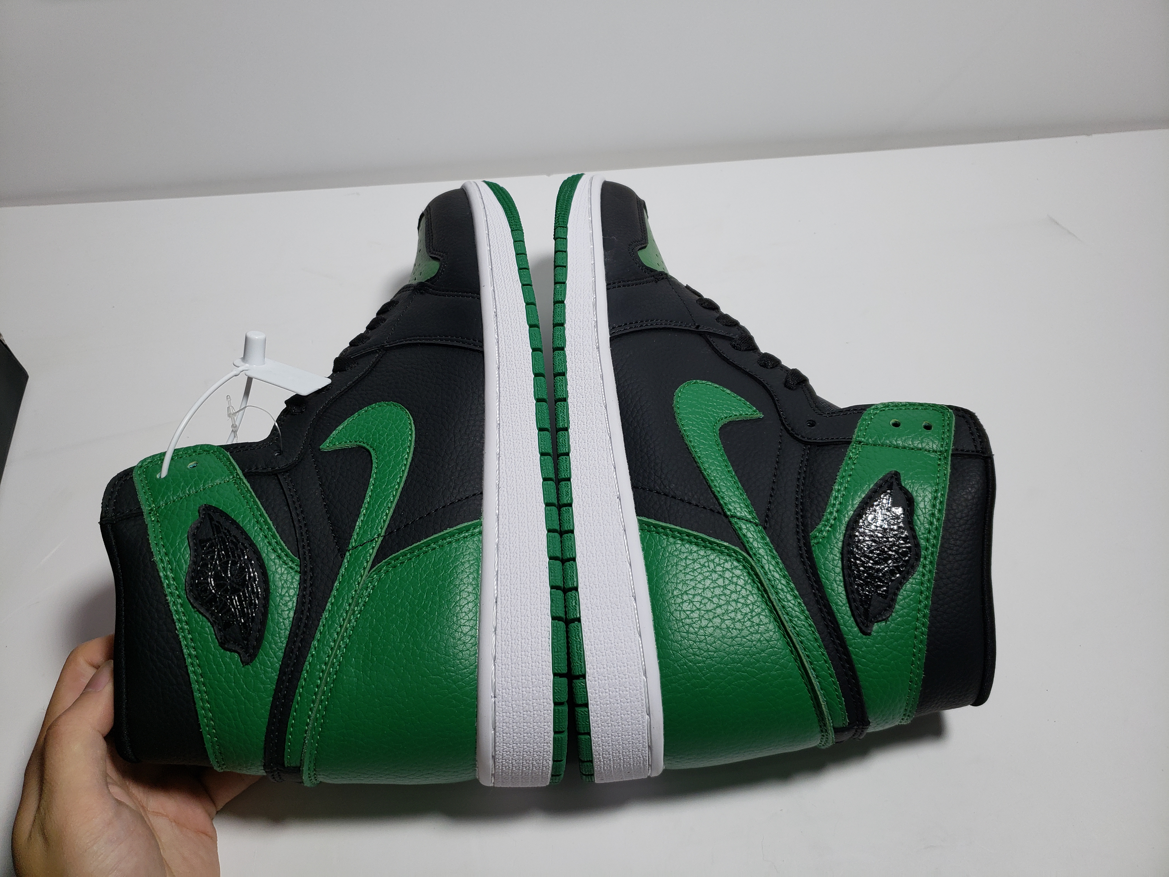 OG Jordan 1 Retro High Pine Green Black,555088-030