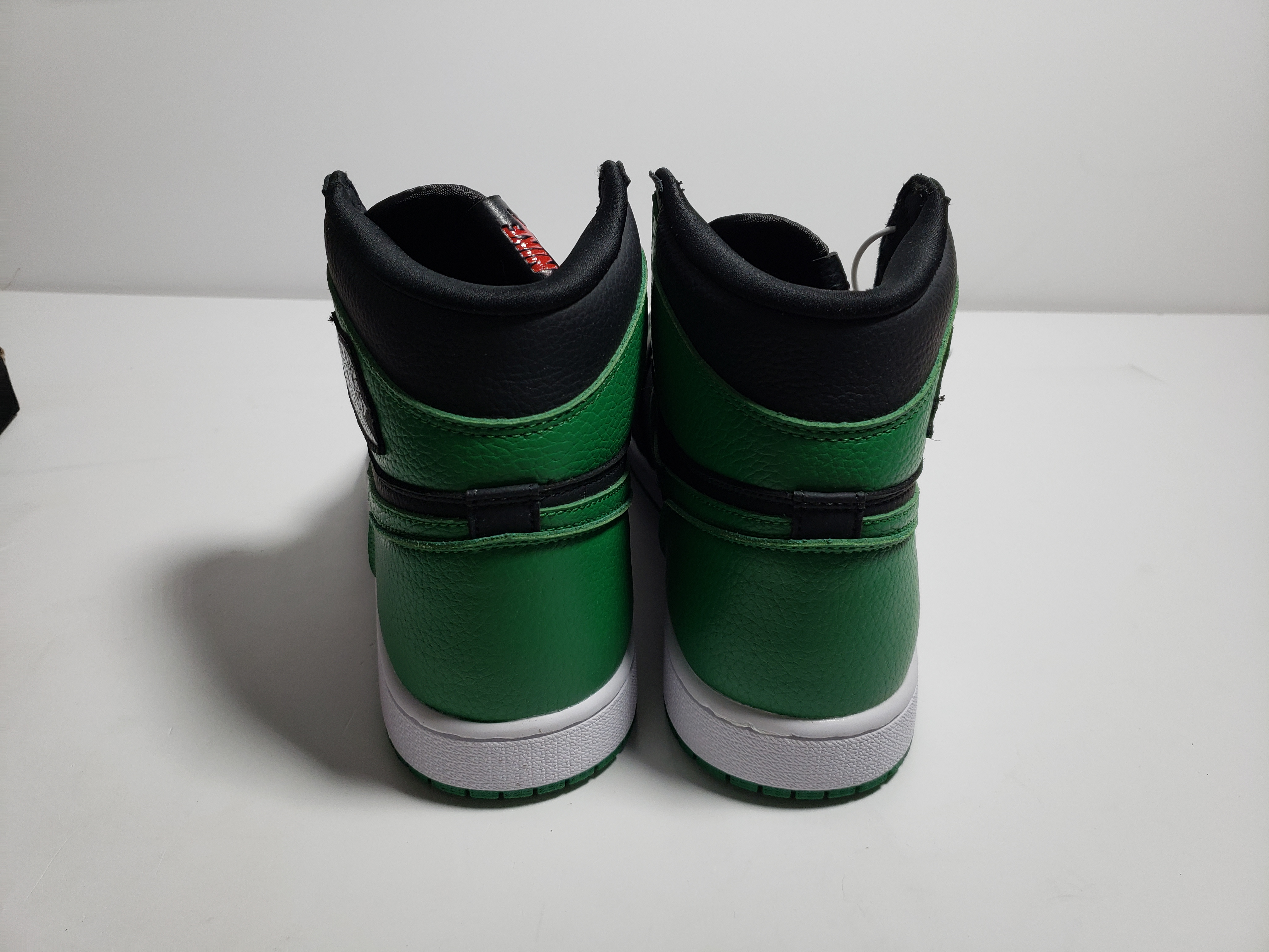 OG Jordan 1 Retro High Pine Green Black,555088-030
