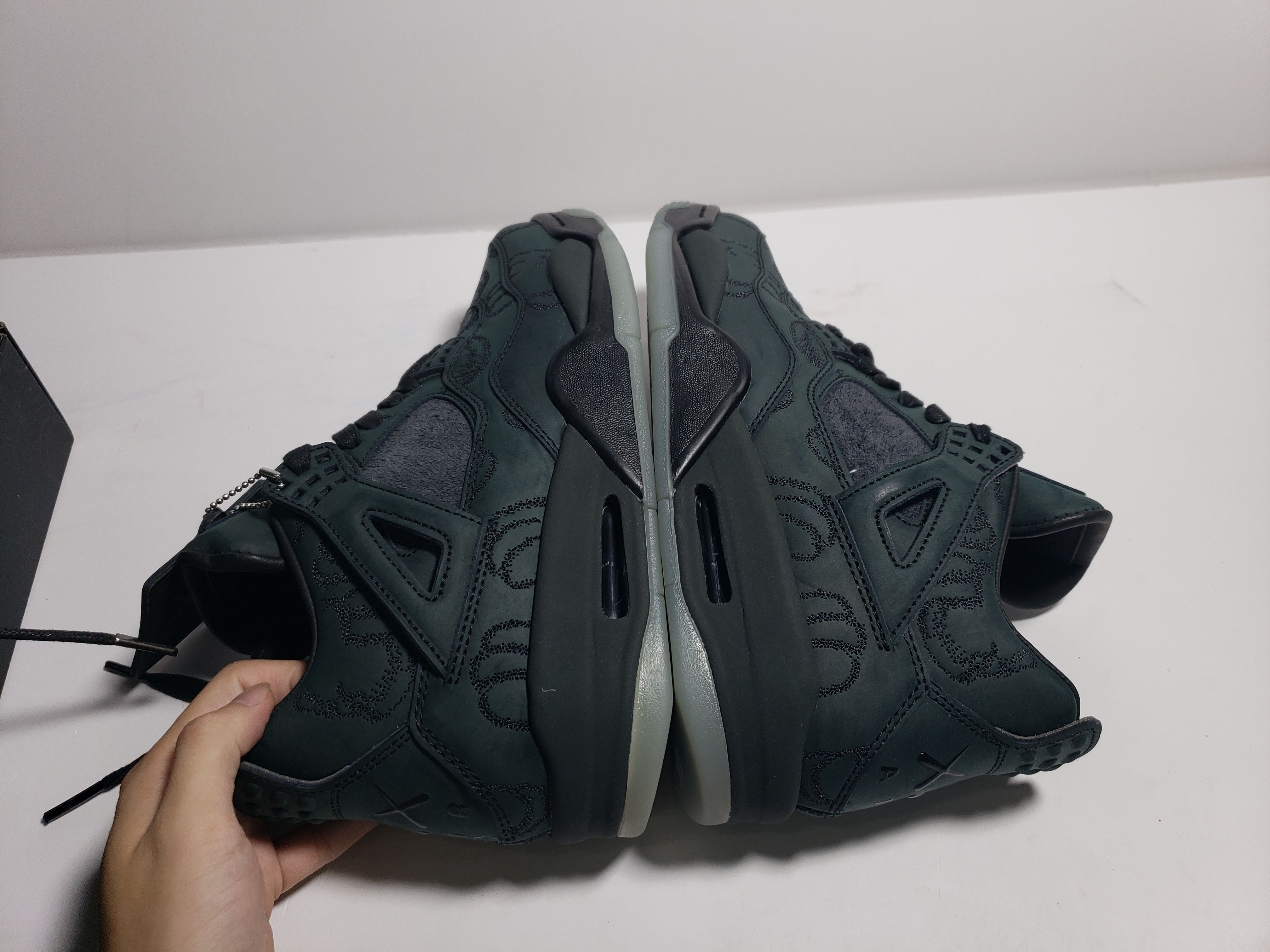 PKGoden Jordan 4 Retro Kaws Black, 930155-001