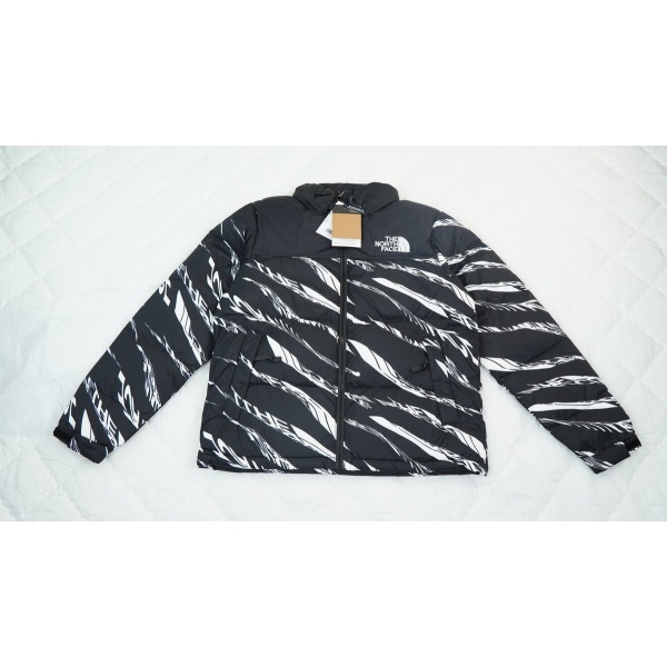 The North Face Splicing White And Black Zebra