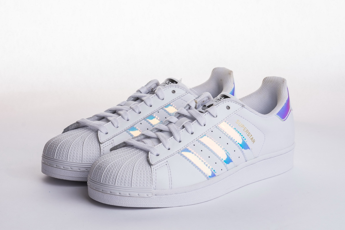 PKGoden  BoostMastersLin Superstar White Iridescent (Youth)，AQ6278