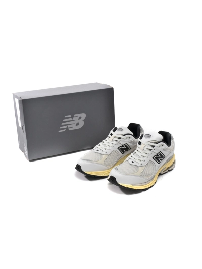 PKGoden   New Balance 2002R thisisneverthat White, ML2002RT 01