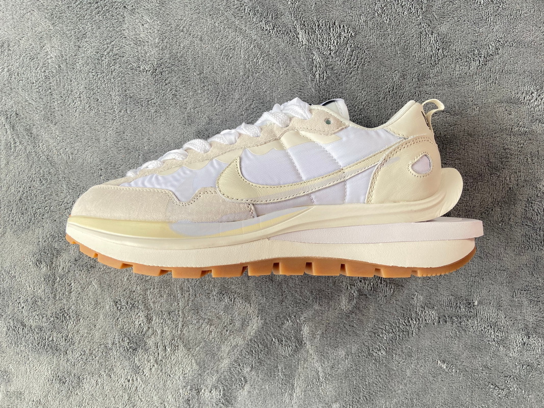 PKGoden  Sacai x Nike VaporWaffle White,  DD1875-100