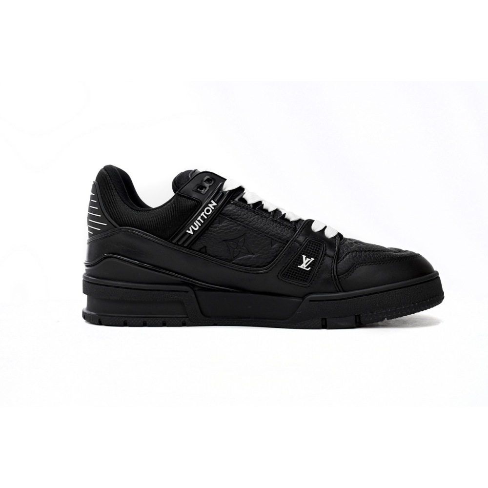 PKGoden Louis Vuitton Trainer All Black Embossing 1AARER 