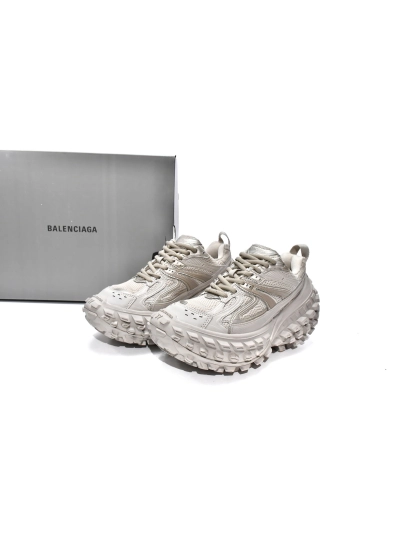 PKGoden    Balenciaga Defender Beige 685611 W2RA6 9700 01