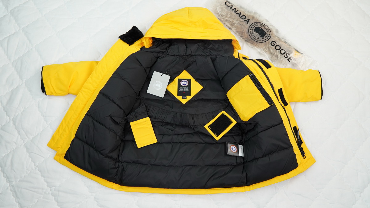 CANADA GOOSE KIDS Yellow children down jacket