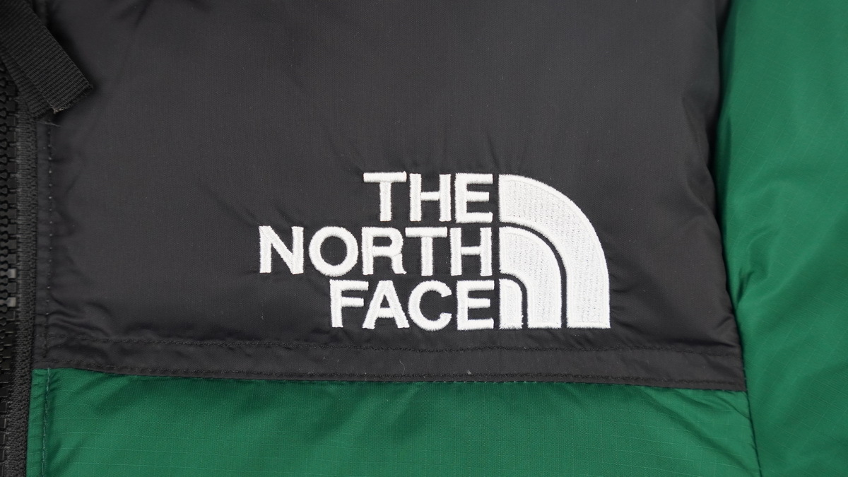 PKGoden  |  KIDS TheNorthFace Black and Blackish Green