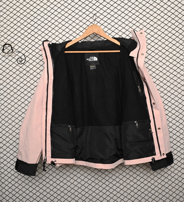   |  The North Face Utility Rain Jacket BlaCk and Pink