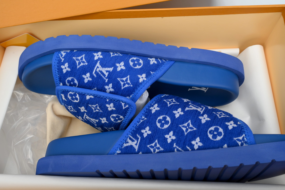GET LOUIS VUITTON Miami Velcro flip flops Flocking blueslide
