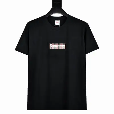 Supreme T-shirt Black White 057 01