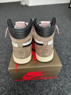 PKGoden  Air Jordan 1  Retro High Travis Scott SP34, CD4487-100  review Marcel 03