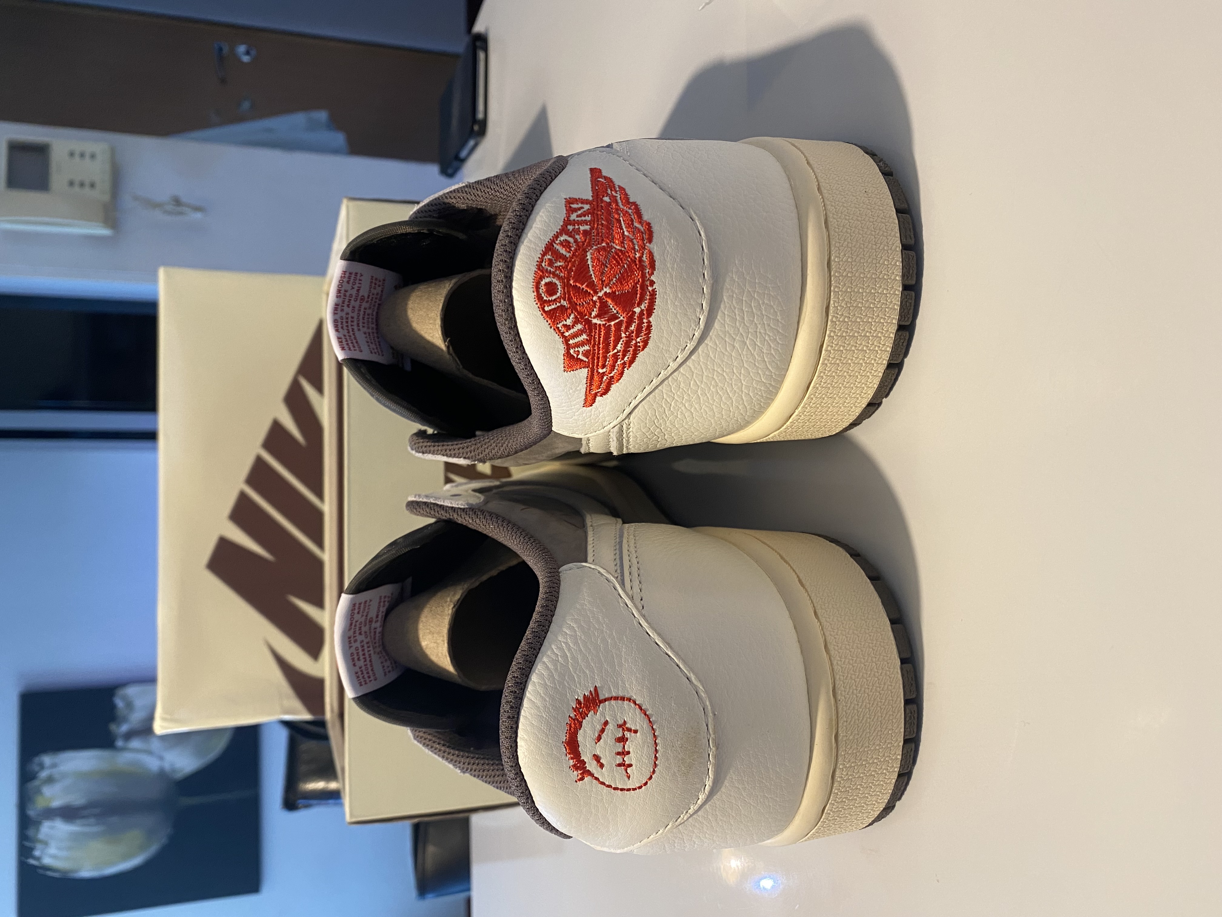 PKGoden  |  Jordan 1 Retro Low OG SP Travis Scott Reverse Mocha,DM7866-162 review Matika 02