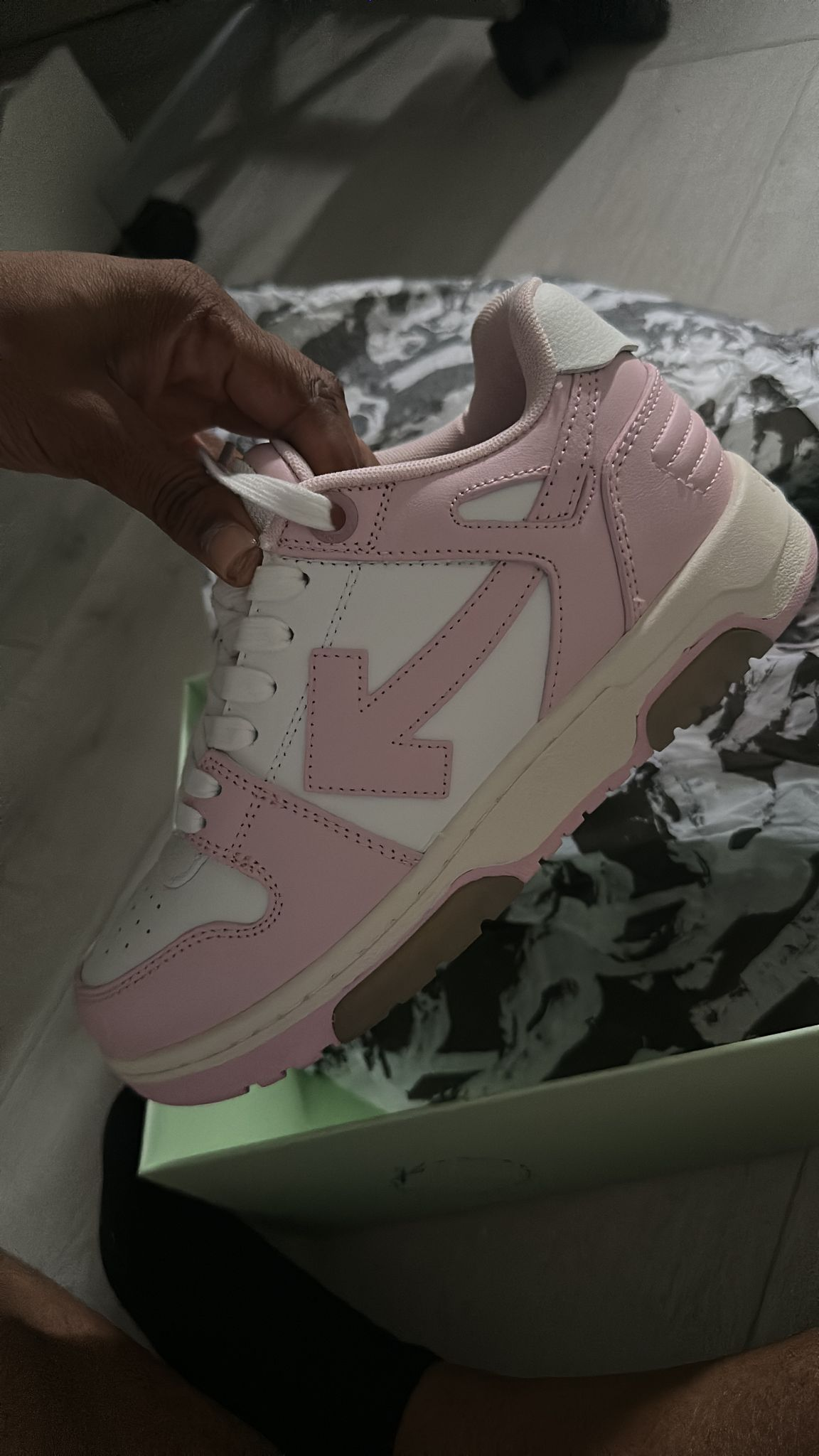 PKGoden OFF-WHITE Out Of Office OOO Low Tops White Light Pink review James Ramirez