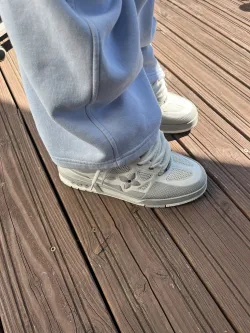 PKGoden Louis Vuitton Leather lace up Fashionable Skate Board Shoes White Gray 1ACQP4  review Arijan  03