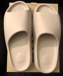 YEEZY SLIDE PURE Summer Essential